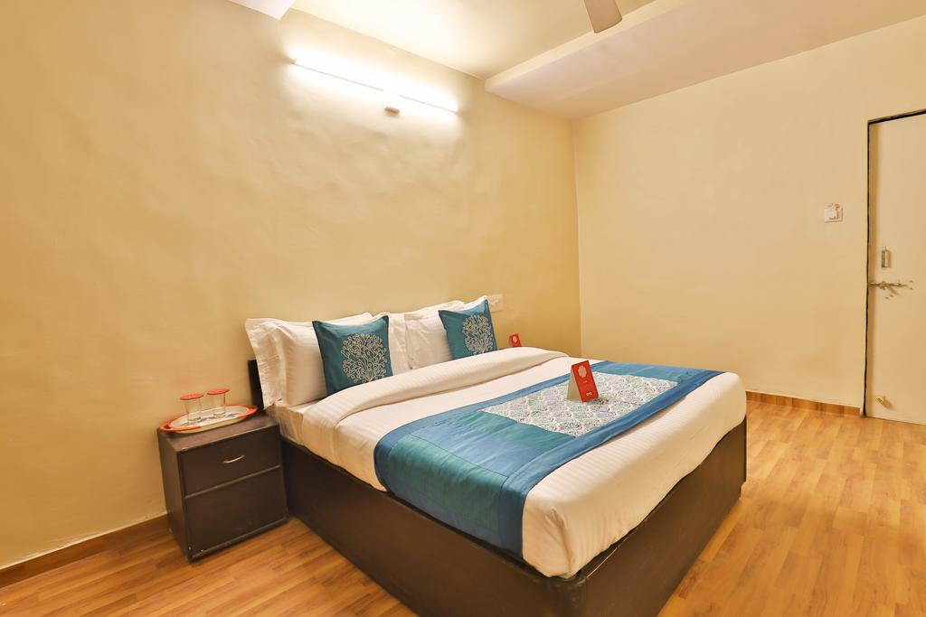 Oyo 11427 Hotel Kalyan Ahmedabad Esterno foto